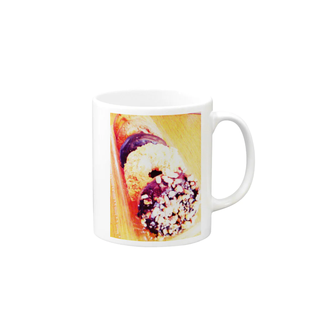 imariのOLDIES Doughnut mix Mug :right side of the handle