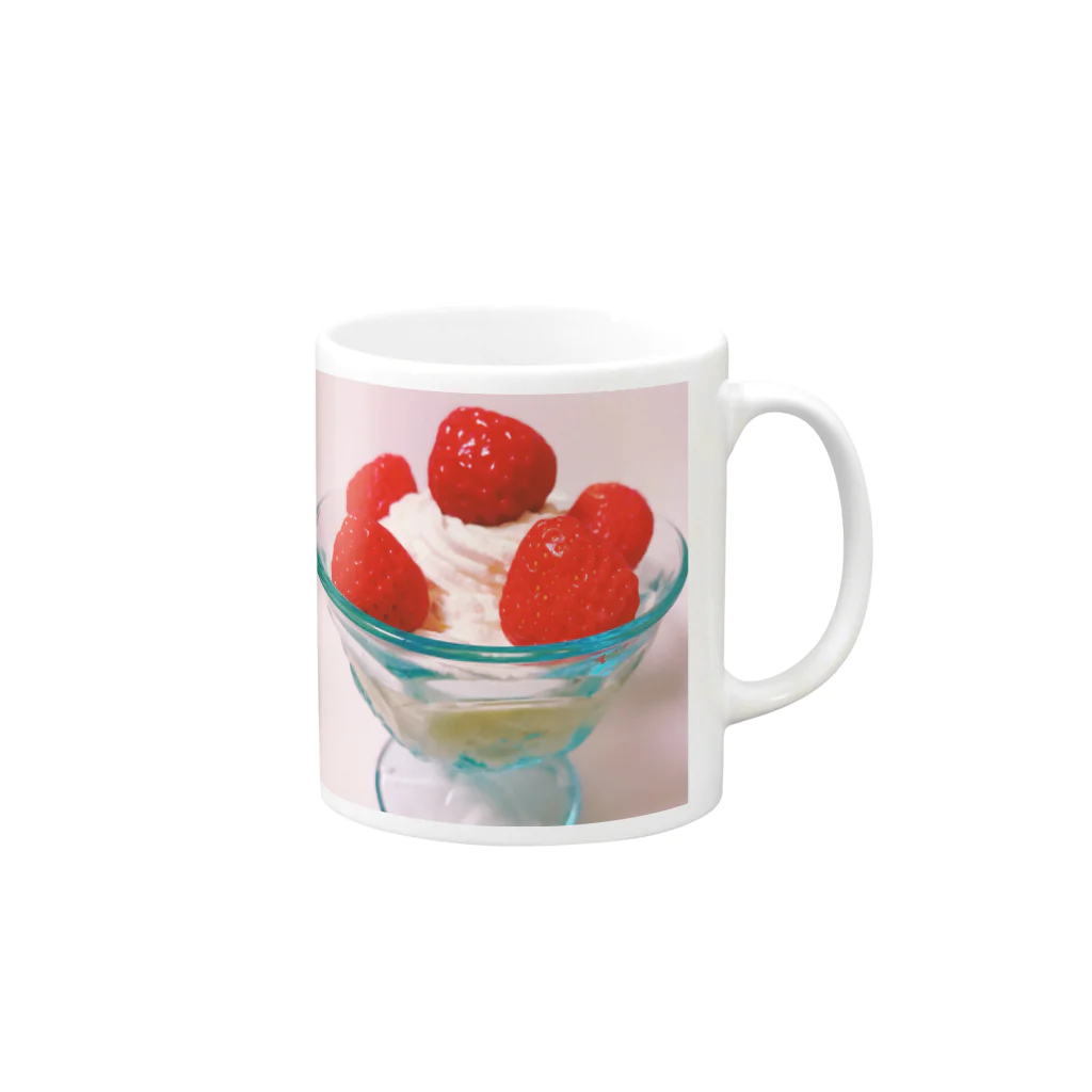 モモのいちごプリンアラモード Mug :right side of the handle