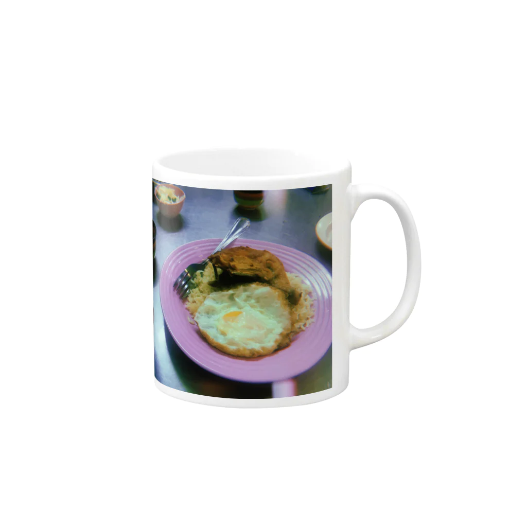 ヤダナーショップのフライドチキンとチャーハンと目玉焼きです。 Mug :right side of the handle