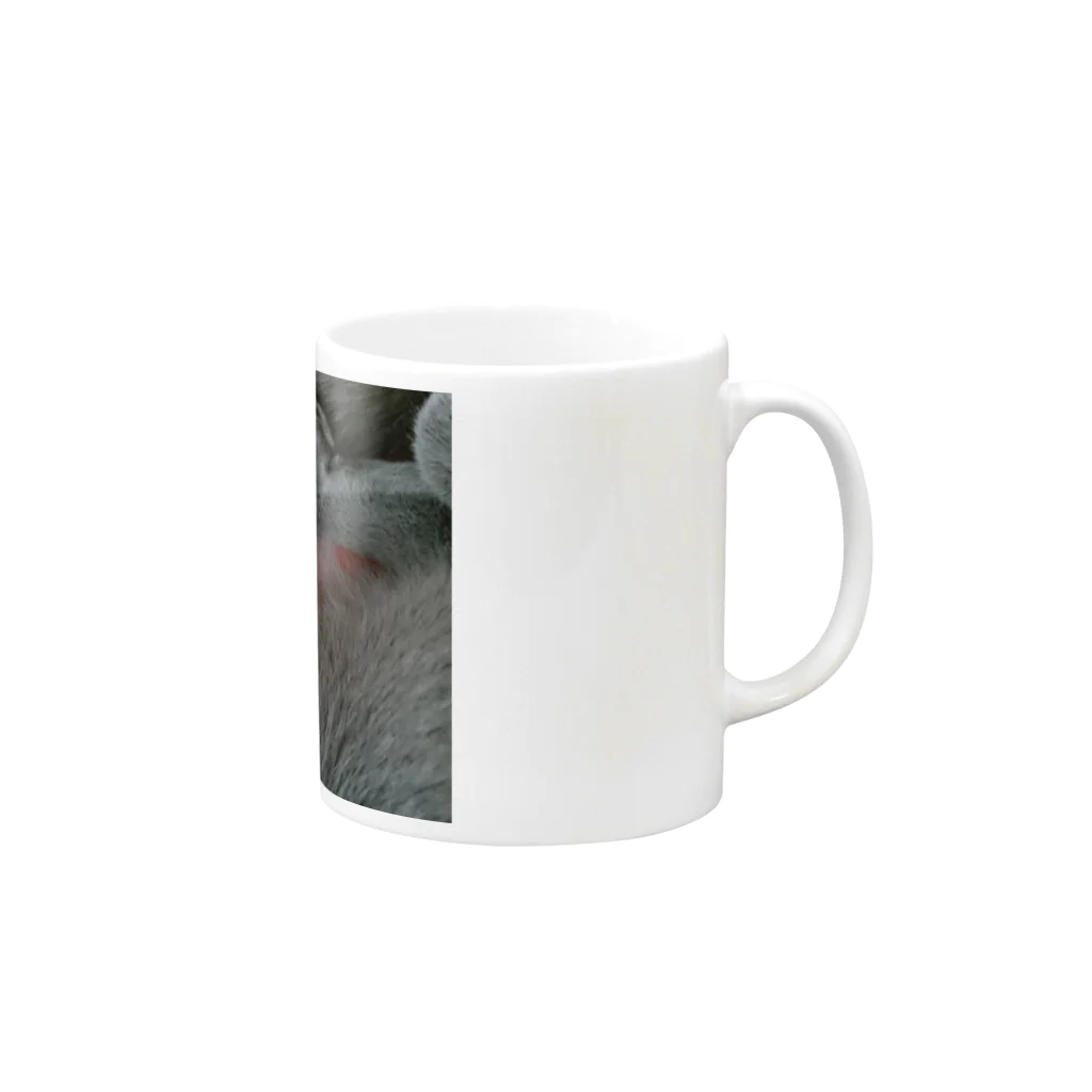 GrayTailのちらりっロシアンブルー(よこ) Mug :right side of the handle