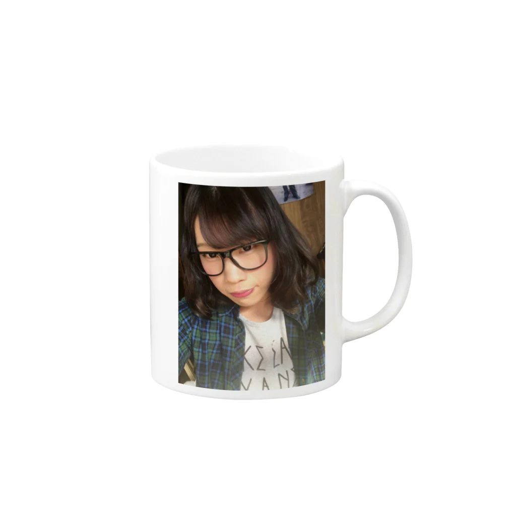 まほちは8月オフ会開きたいよのまほのオリジナルグッズ Mug :right side of the handle