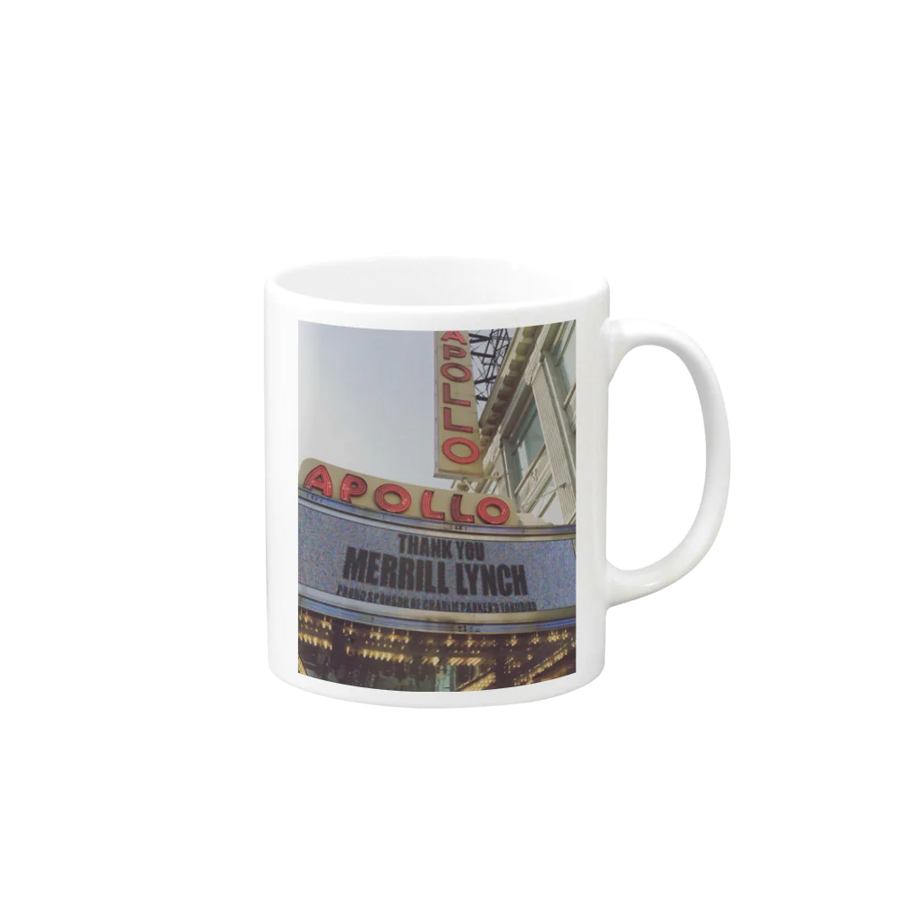 ニューヨークのアポロシアター Mug :right side of the handle