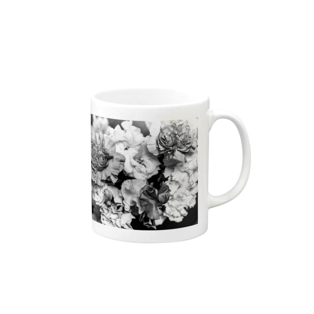 RZ67 Film Photo Galleryの「花」 FUJIFILM ACROS NEOPAN 100 II Mug :right side of the handle