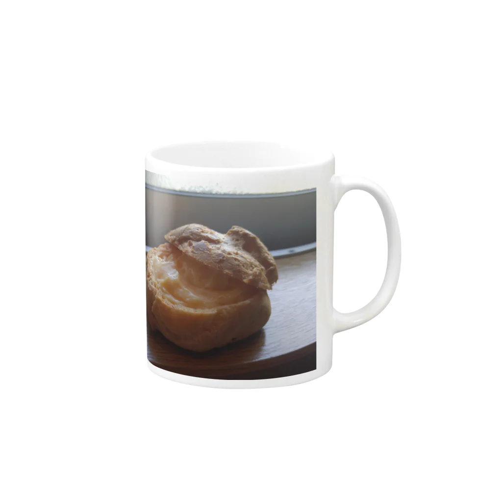 ビビりのシュークリーム Mug :right side of the handle