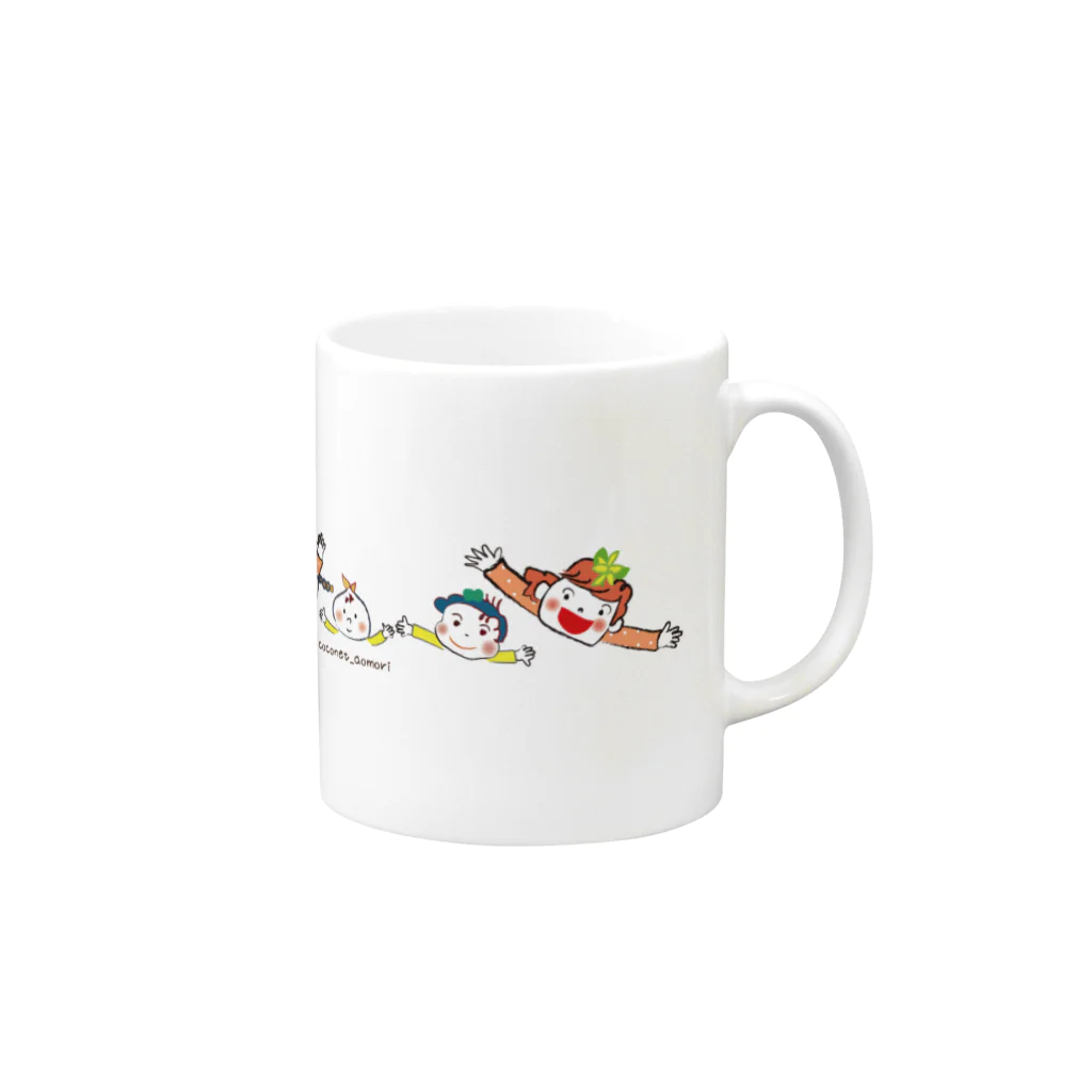 NPO法人子育て応援隊 ココネットあおもり　応援グッズのココネットあおもりファミリー Mug :right side of the handle