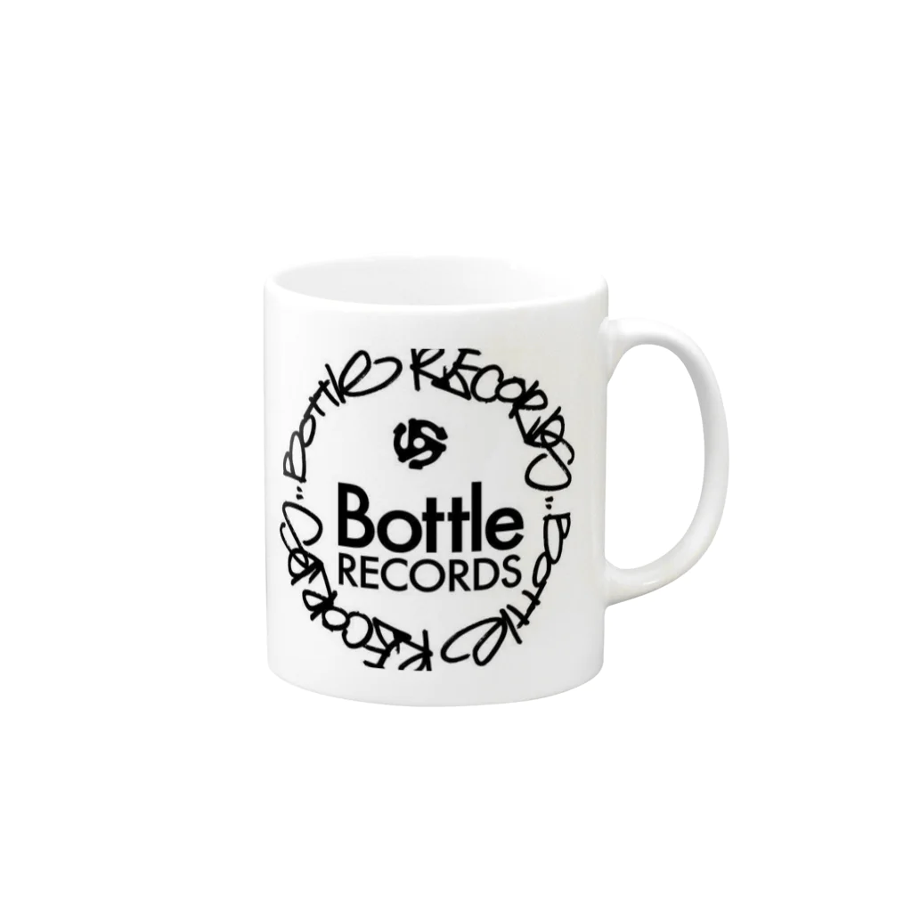 DJSNDのBOTTLE ロゴ Mug :right side of the handle