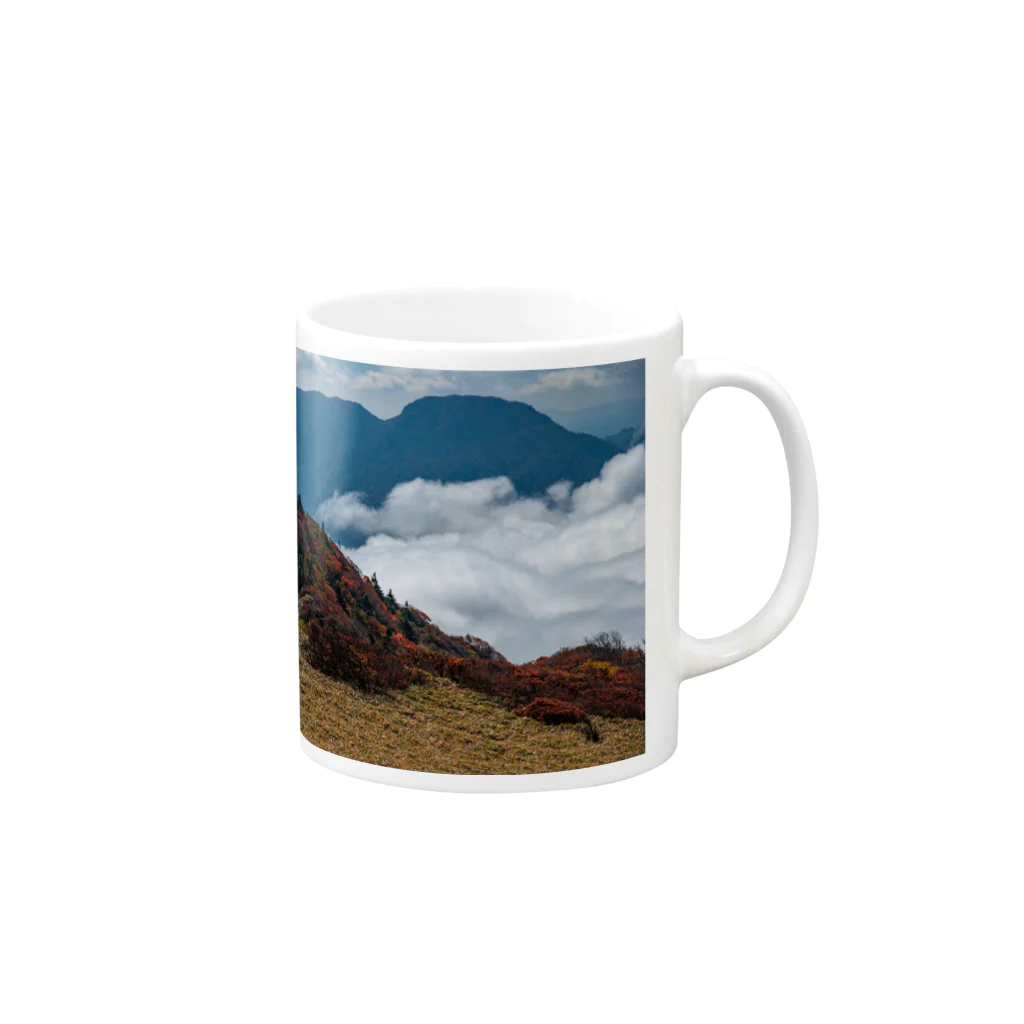 otakeの写真店の秋の高山 Mug :right side of the handle