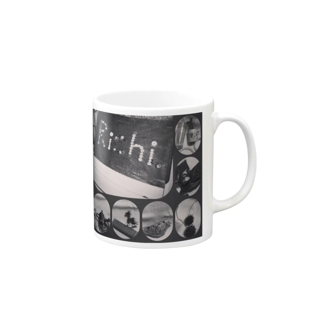 Richi.の Richi. ロゴA Mug :right side of the handle