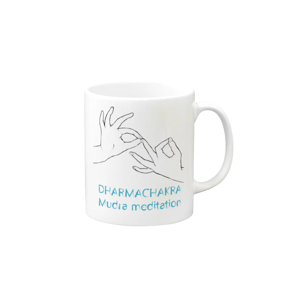 ソウルクレンジングサロン OM5のダルマチャクラムドラ瞑想 マグカップの取っ手の右面