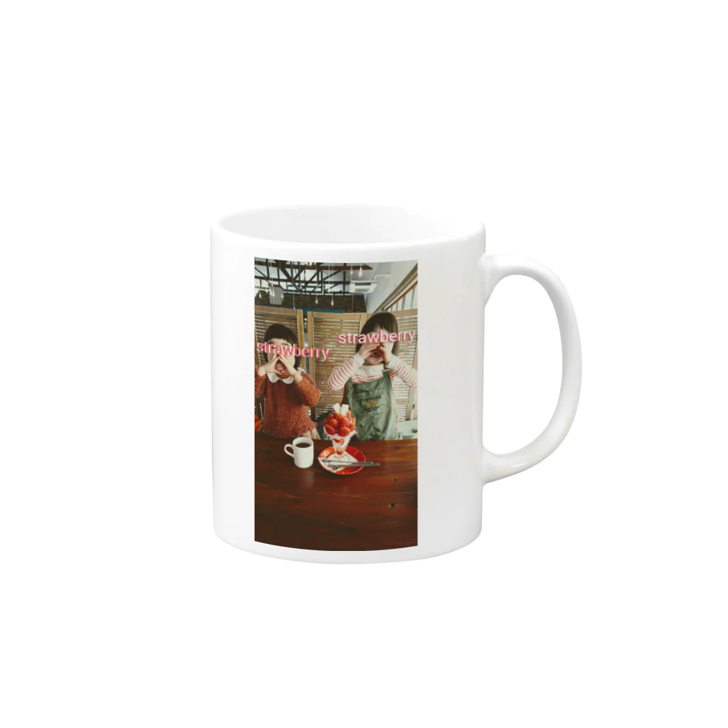 pARuのstrawberry Mug :right side of the handle