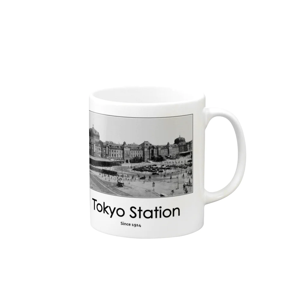 ヴィンテージ鉄道写真グッズの店のヴィンテージ写真　戦前の東京駅 （モノクロフォト） Mug :right side of the handle