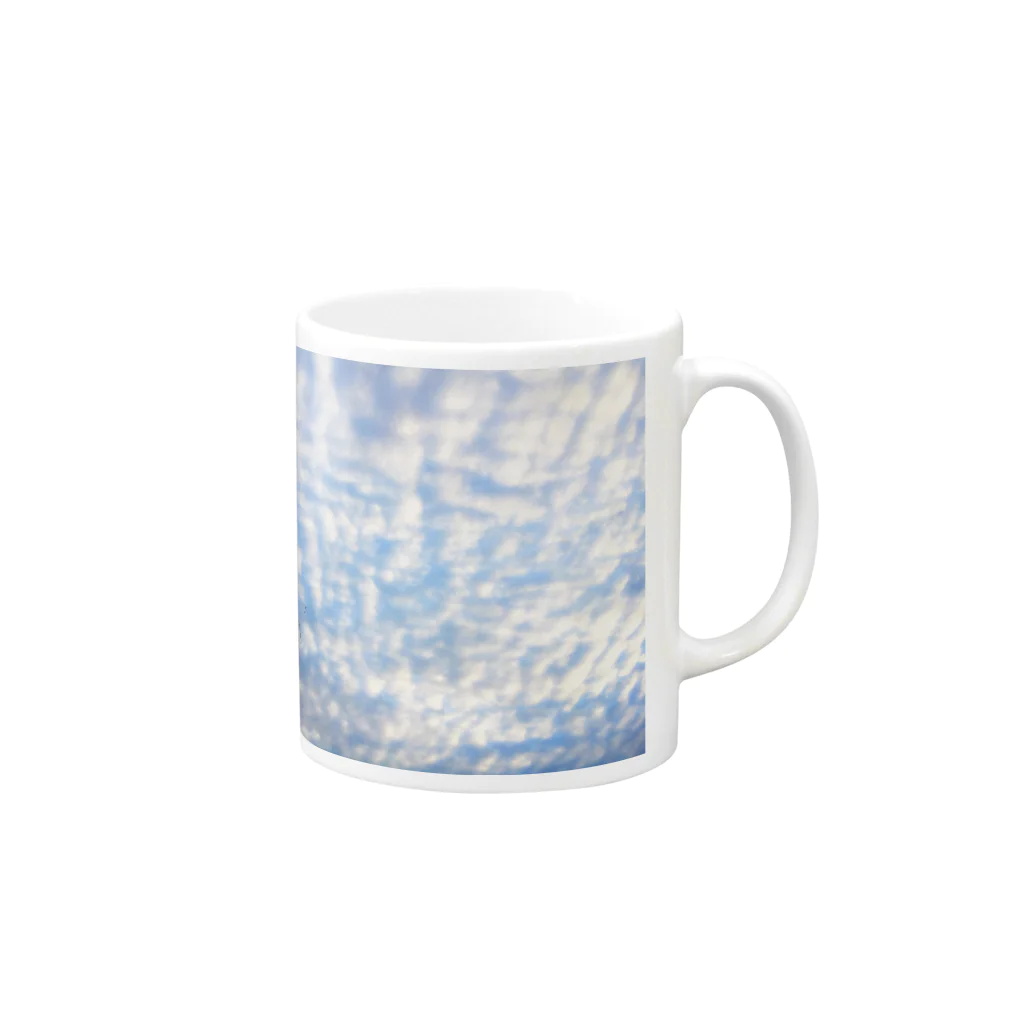 Yuki's Atelierのうろこ雲 Mug :right side of the handle