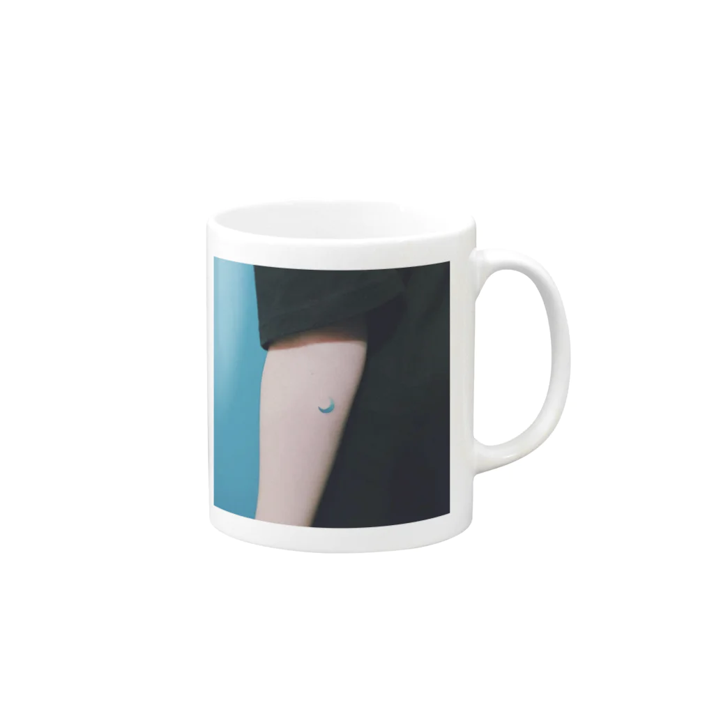 もちもちのおつきさま Mug :right side of the handle