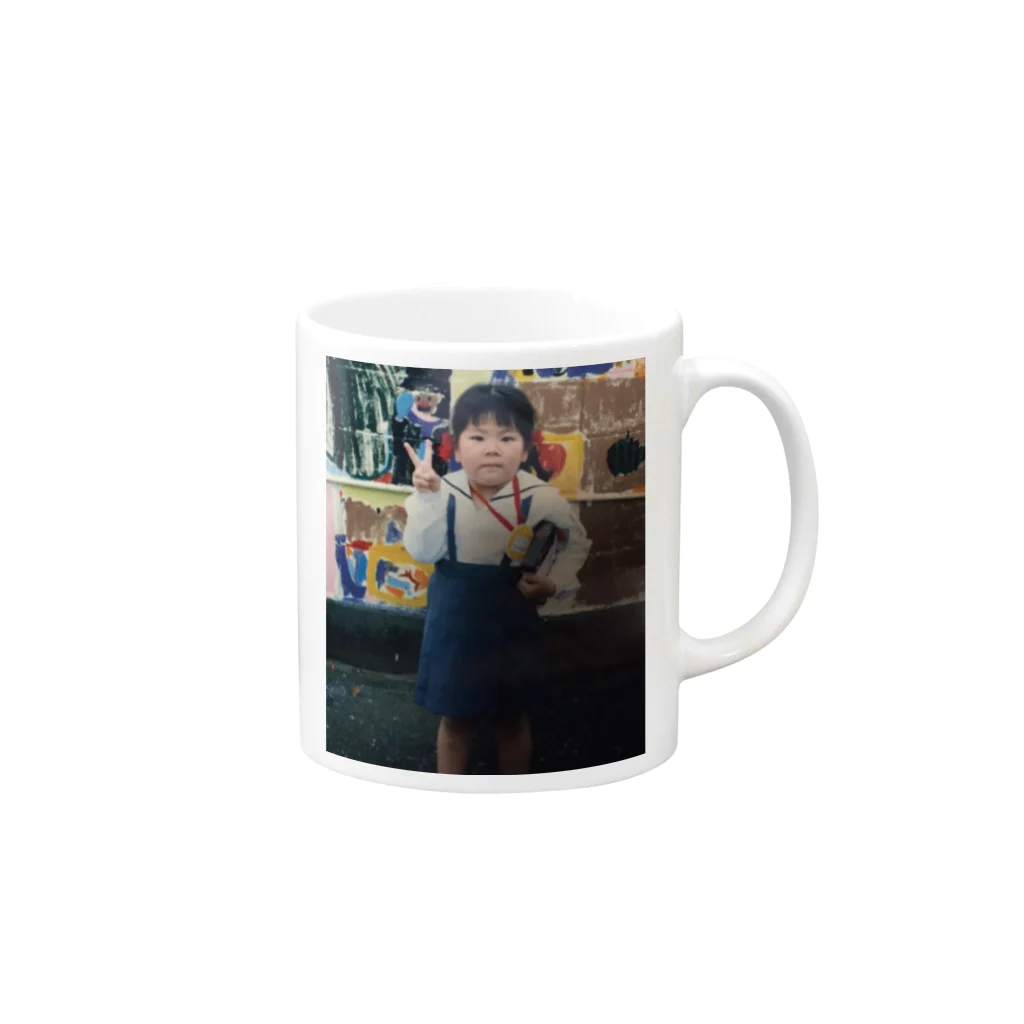 きやしの遊び場のりんご病で入園式に挑んだ幼きやし Mug :right side of the handle