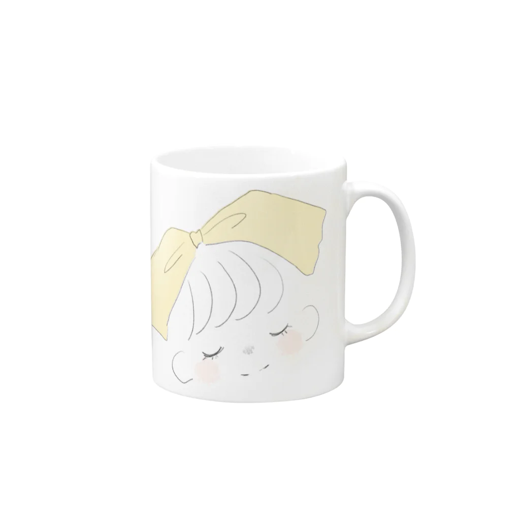 ゆるかわいいデザインのおっきい黄色リボンの女の子。 Mug :right side of the handle