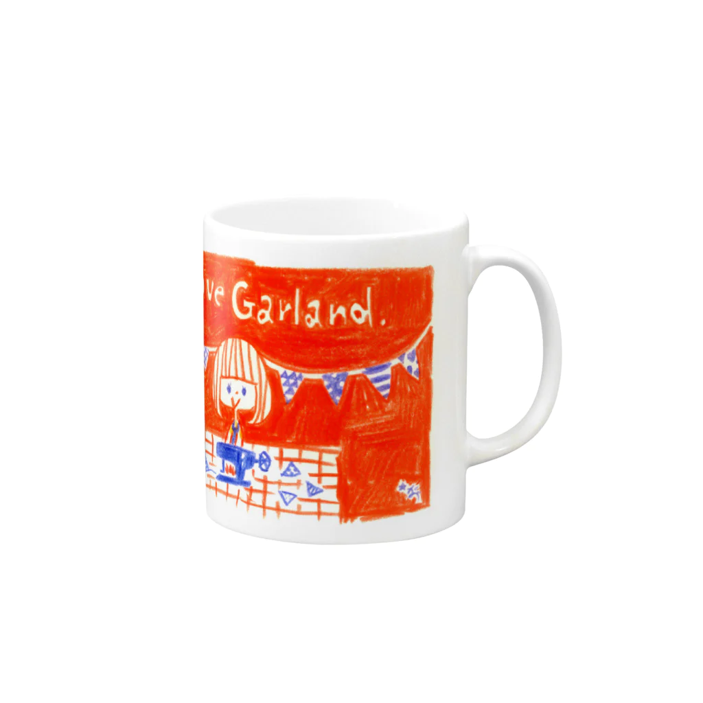 taiのone love garland Mug :right side of the handle