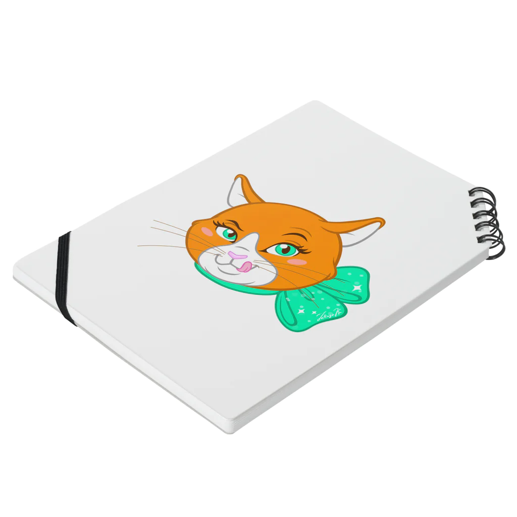 Tatsuya Artistのオレンジキャットの「シャネル」 Notebook :placed flat