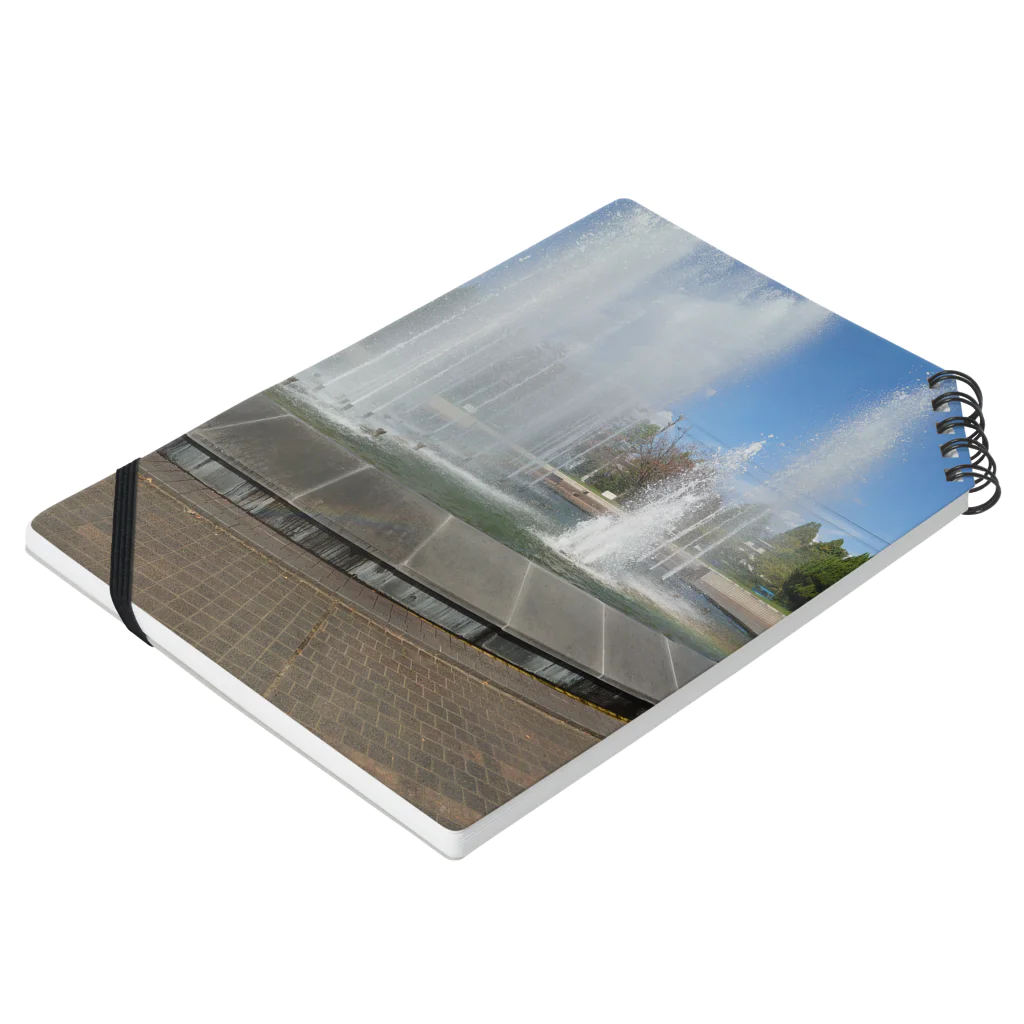 風景写真展の噴水と虹 Notebook :placed flat