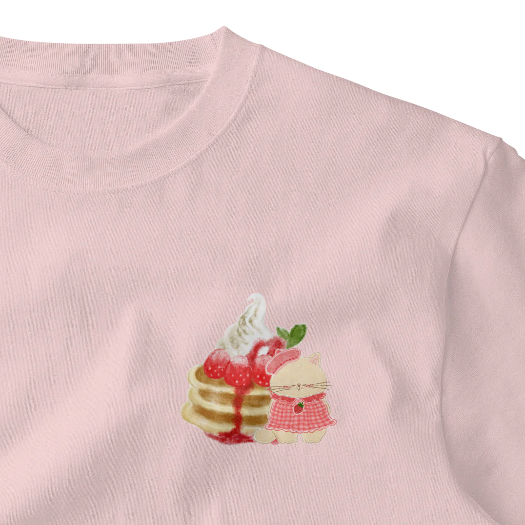 coeur.yu（クードットユー）のプーミーちゃんといちごのパンケーキ One Point T-Shirt