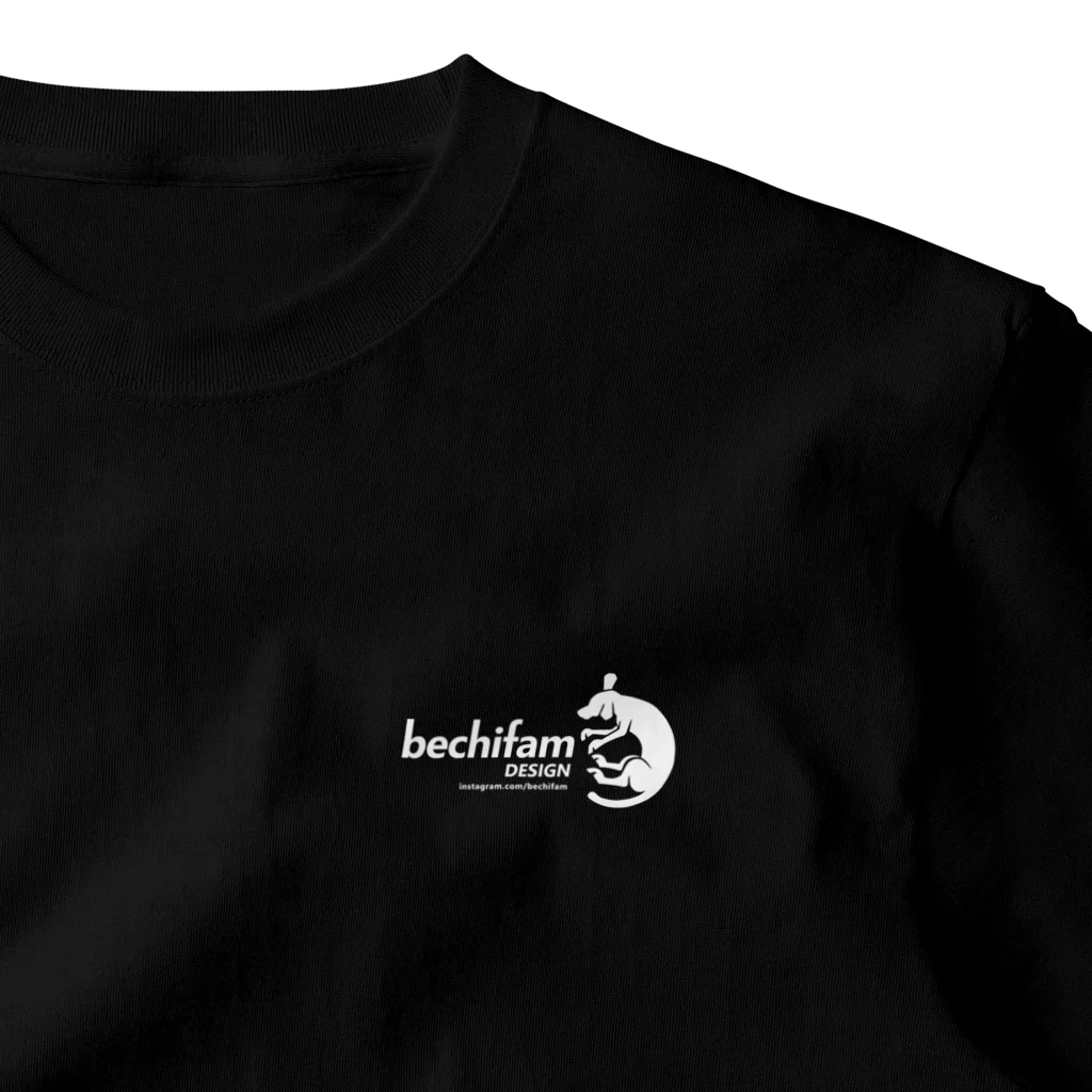 bechifam SHOPのbechifam DESIGN 【original LOGO】 White One Point T-Shirt