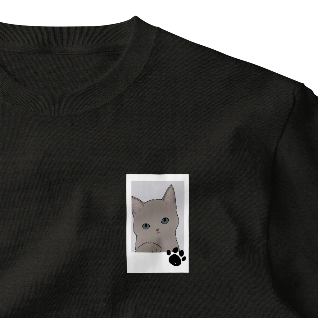 いろはにゃんこ堂の青い瞳の猫さんをチェキ風に描いてみた。 One Point T-Shirt