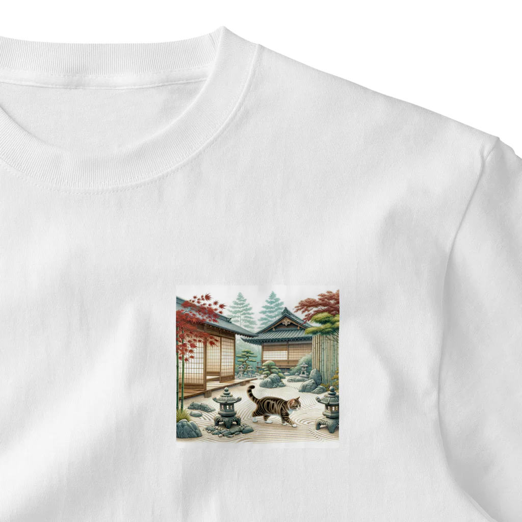 EMAKIの和紋様 x 猫　日本庭園を探索する猫 ワンポイントTシャツ