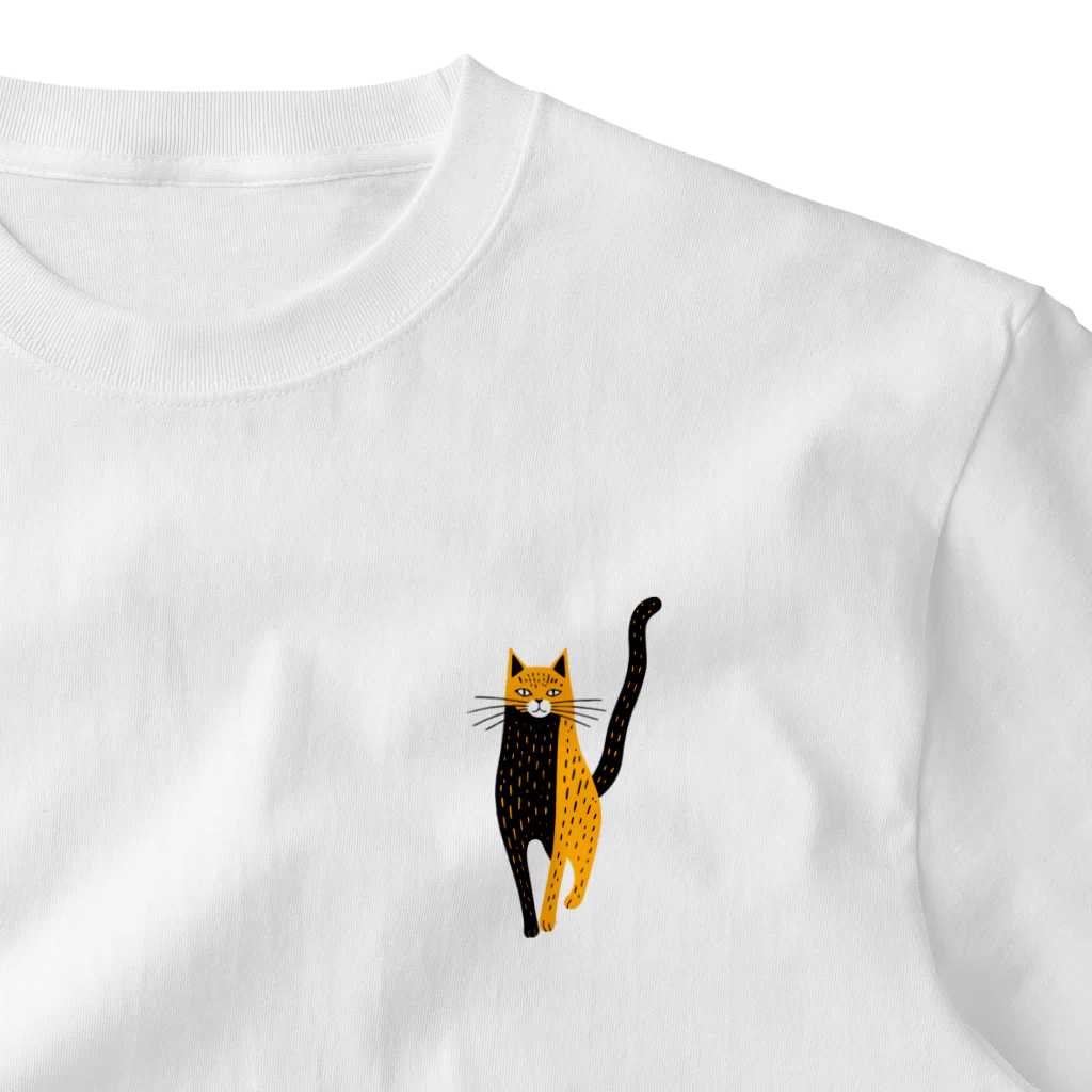 QROOVYのイエロー×黒猫　イケメンバイカラー　pat01 One Point T-Shirt