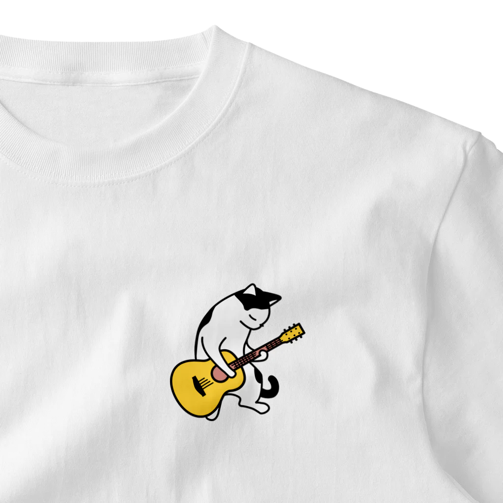 QROOVYのヅラ猫　ハチワレ　アコースティックギター　pat03 One Point T-Shirt