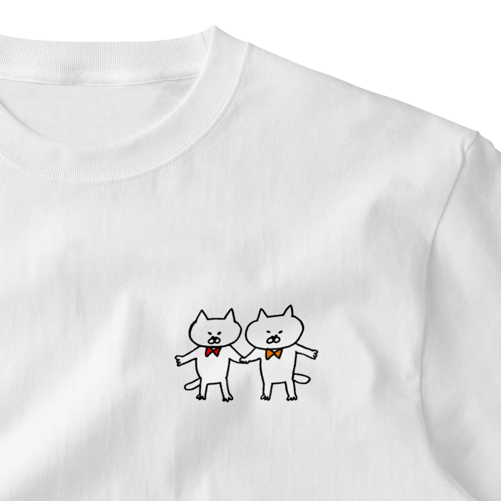 エリアシ刈り上げタイショップの双子猫 ワンポイントTシャツ