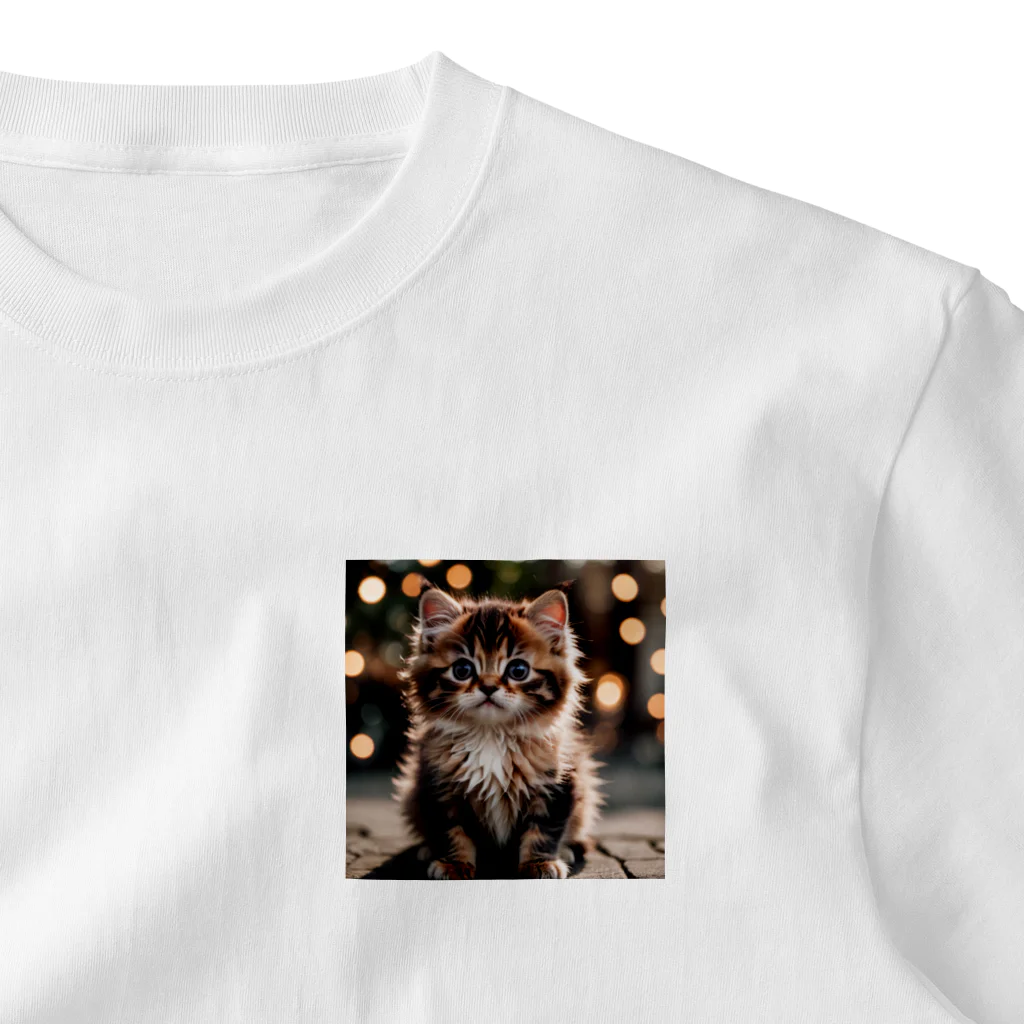 manaco-のふわふわの猫ちゃん ワンポイントTシャツ