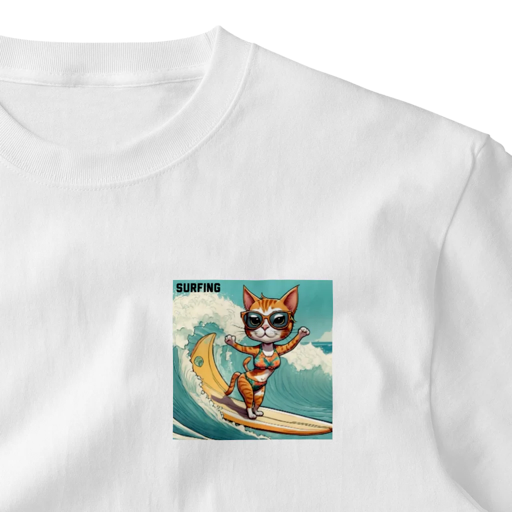 ハワイライフのSURFING猫（女の子バージョン） One Point T-Shirt