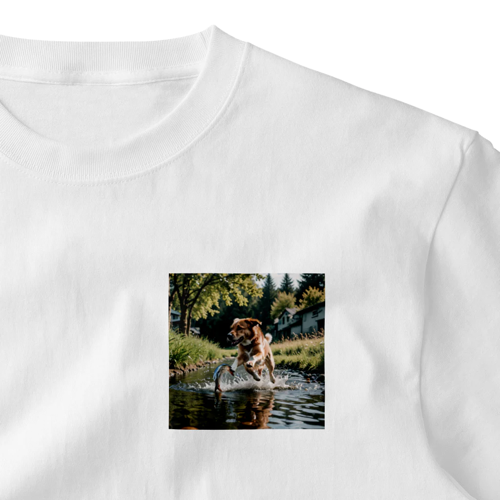 kokin0の水辺を走る犬 dog runnning on the water ワンポイントTシャツ