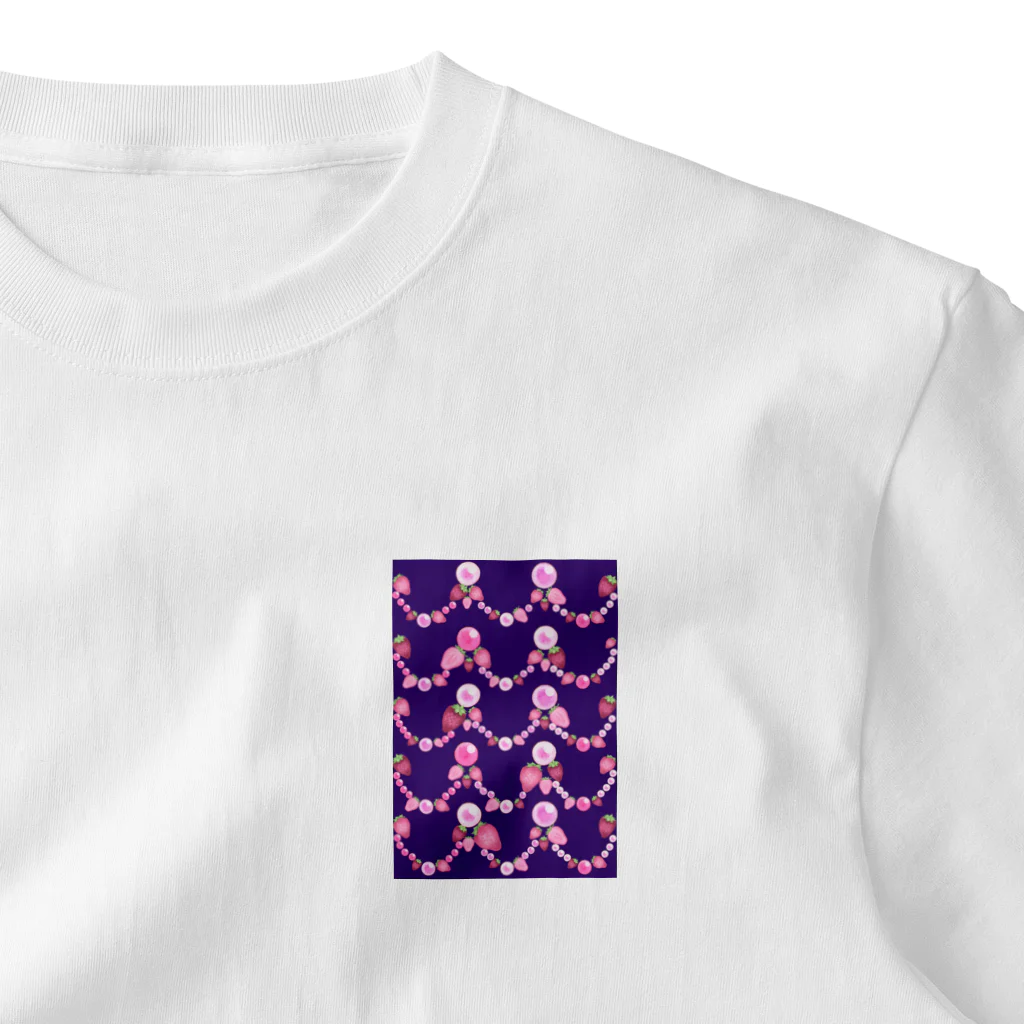 プリズモリイの箱のいちごと水晶玉のふんわり紫魔法 ワンポイントTシャツ