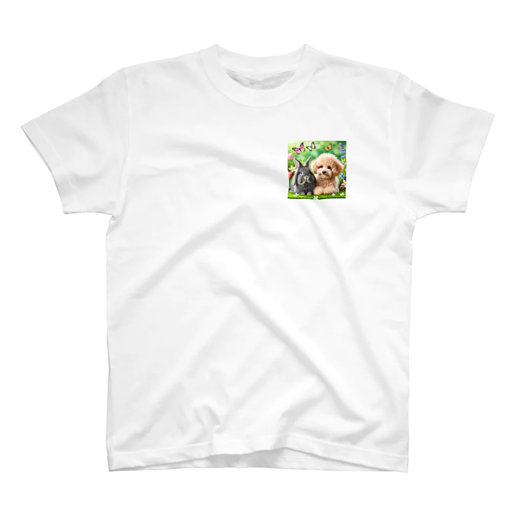 hachitaroのうさぎのネザーランドドワーフと犬のトイプードル ワンポイントTシャツ