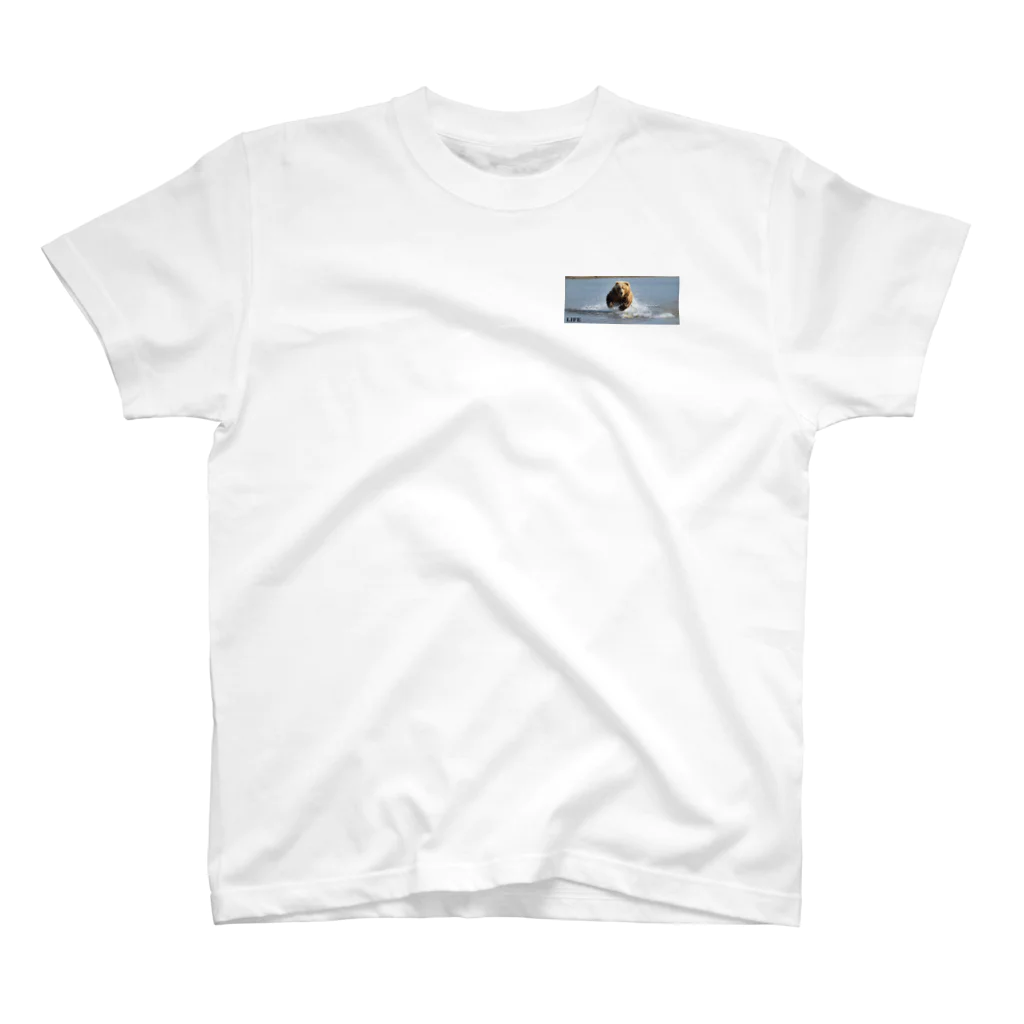 マタギの教え-公式ショップ-のLIFE with ヒグマ One Point T-Shirt