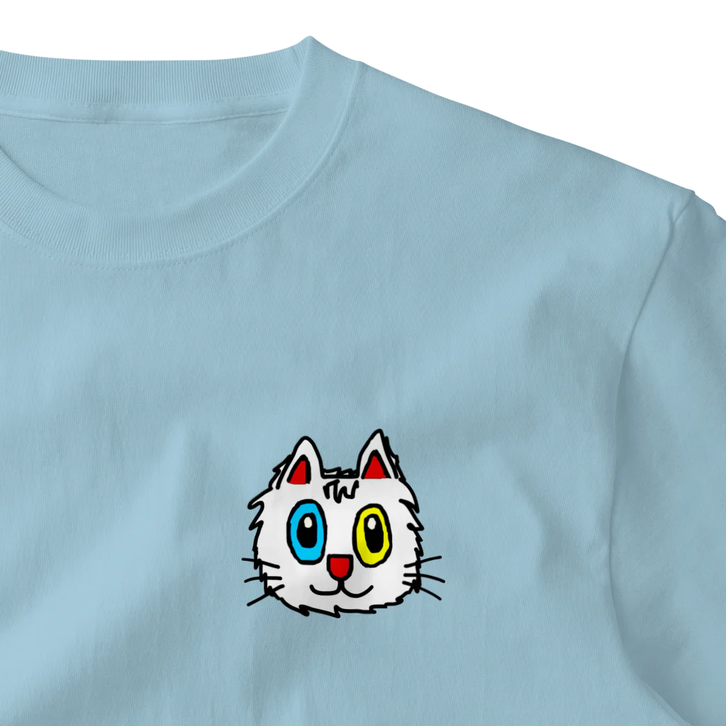 エマメ本舗のオッドアイの白猫エマメちゃんグッズ ワンポイントTシャツ