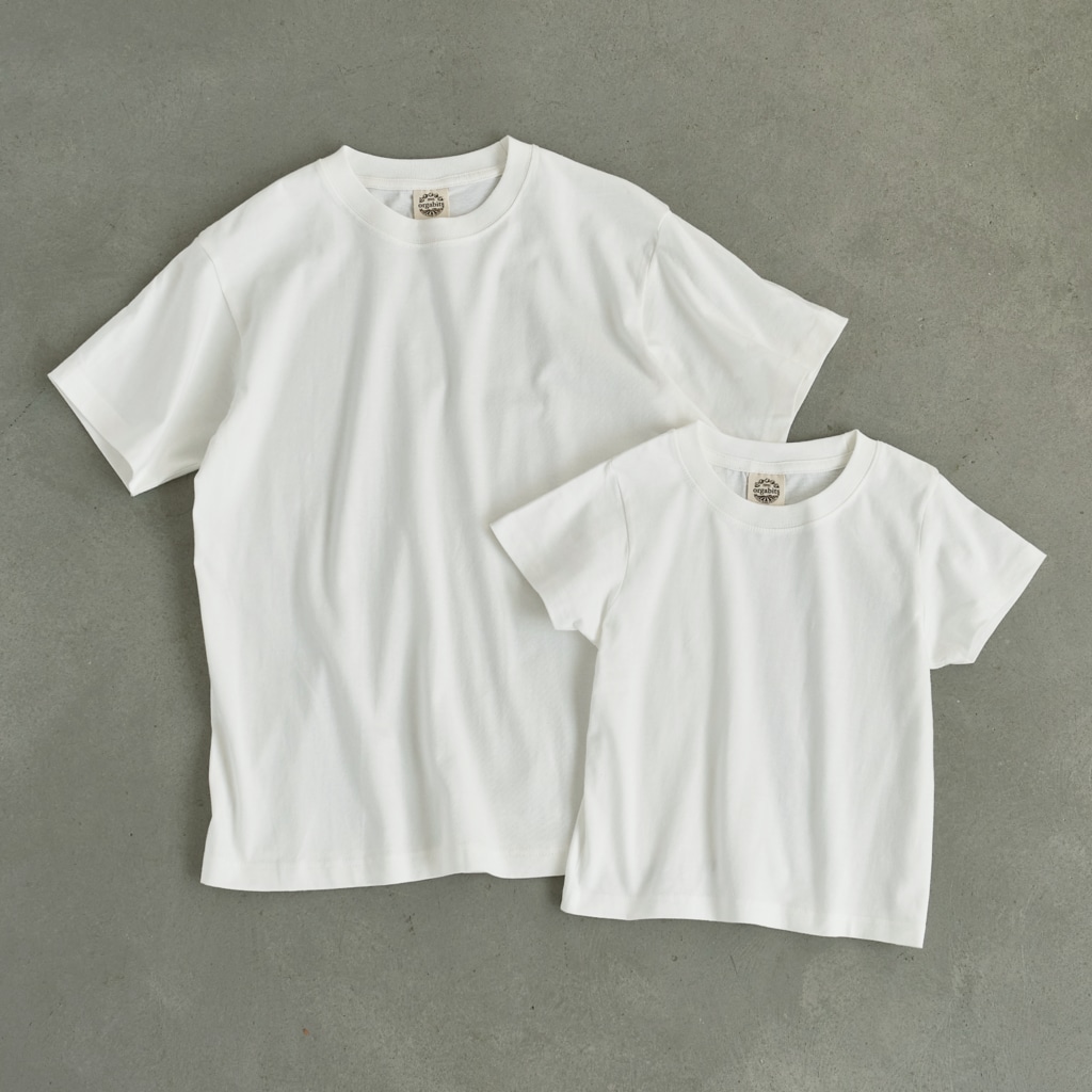 北隣館カフェグリーンのキッズパイナップルTシャツ Organic Cotton T-Shirt is only available in natural colors and in kids sizes up to XXL