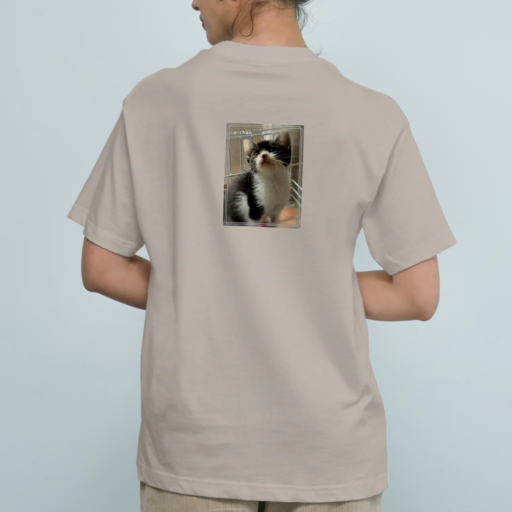nekousagi*∩..∩の保護猫Pちゃん【ロゴなし】 オーガニックコットンTシャツ