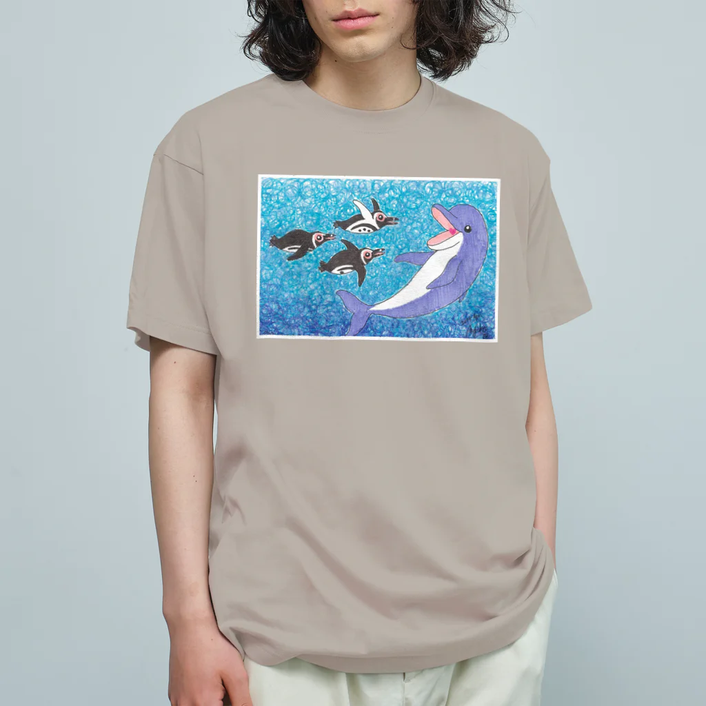 penguininkoのペンギンさんたち、イルカさんと出会う Organic Cotton T-Shirt