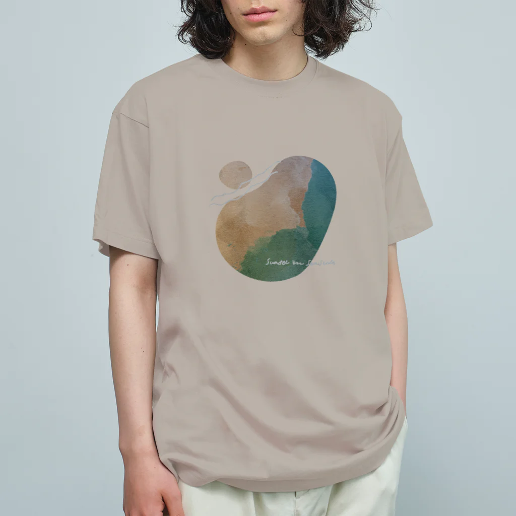 jikkuri kotokotoの夕暮れの海辺 Organic Cotton T-Shirt