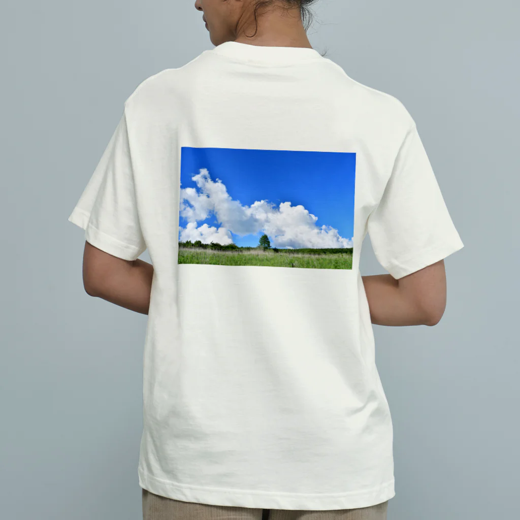 pattedyrの高原の青空 オーガニックコットンTシャツ