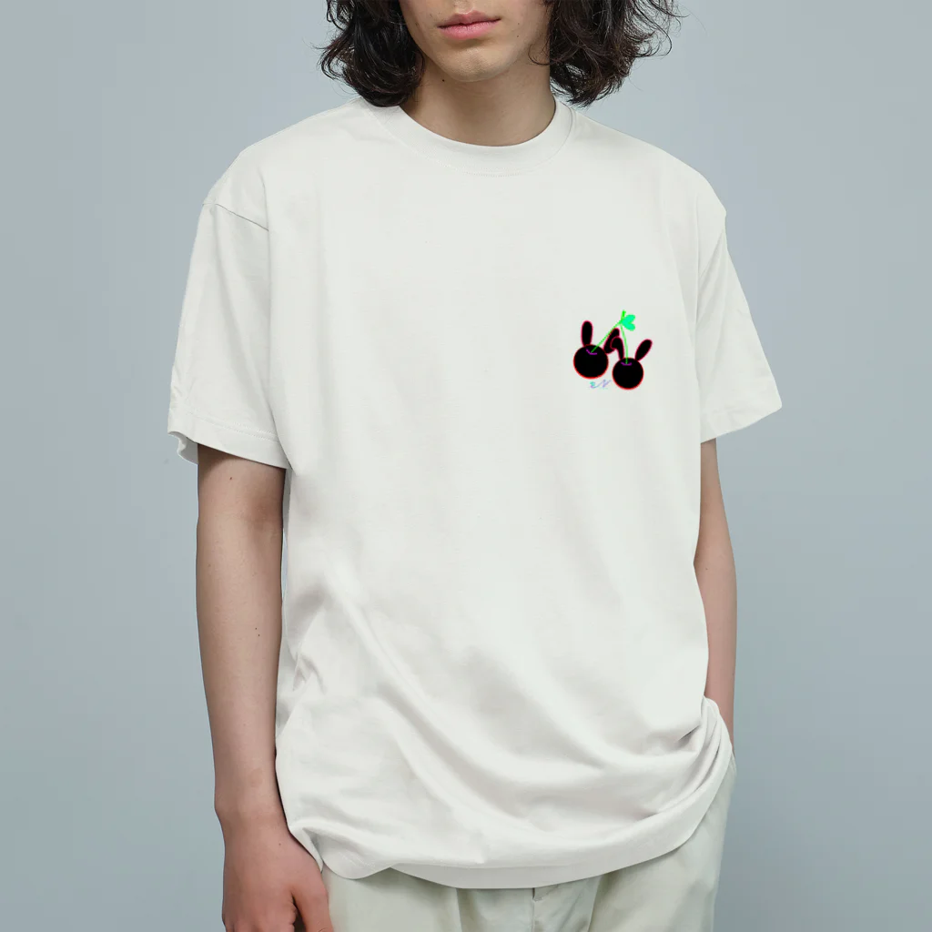 kmm_eのブラックチェリーうさぎ Organic Cotton T-Shirt