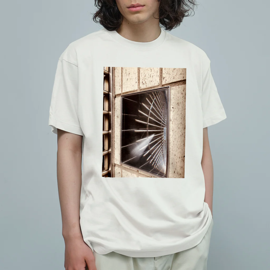 nostalgia のThrough the mirror オーガニックコットンTシャツ