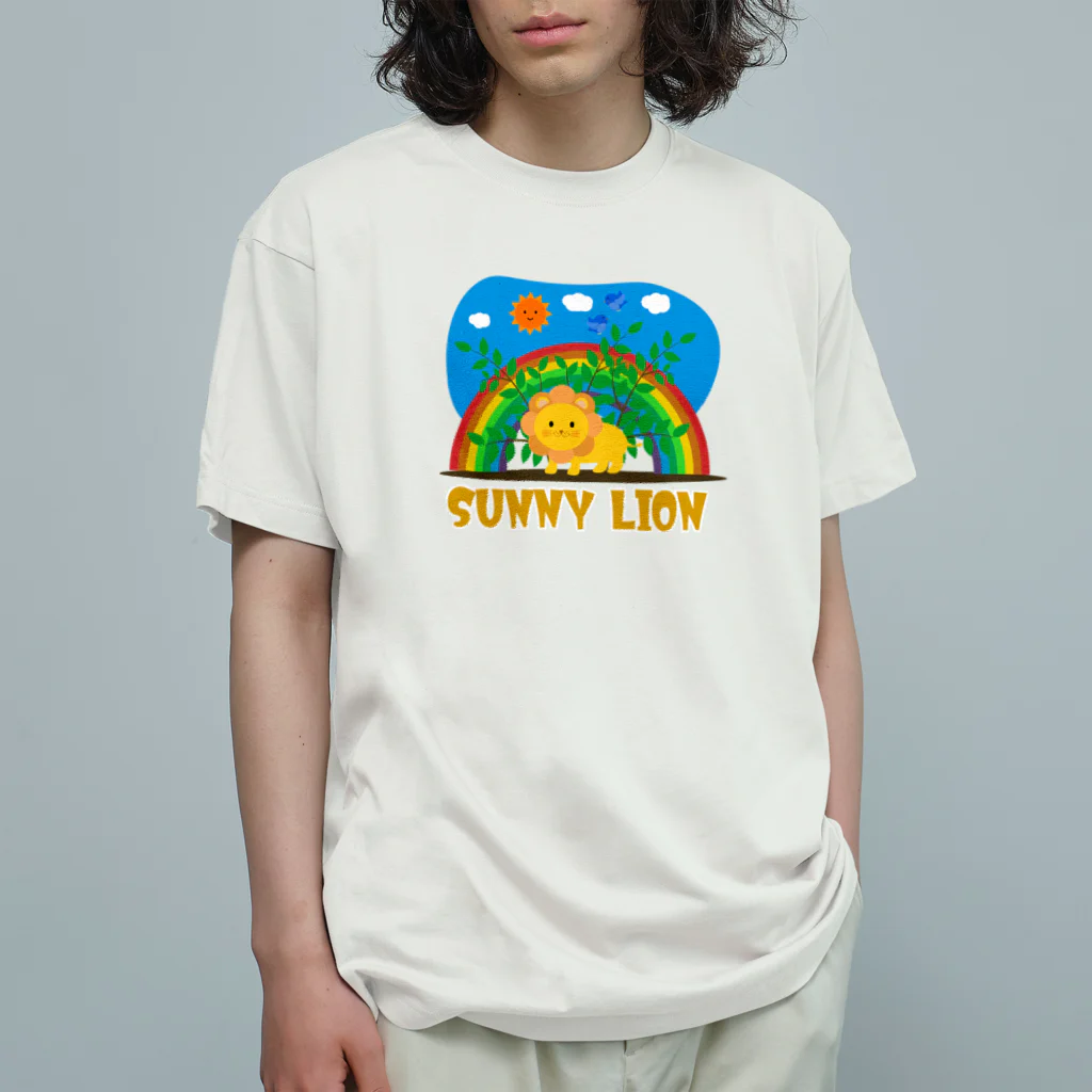 chicodeza by suzuriのライオンと虹と青空 Organic Cotton T-Shirt