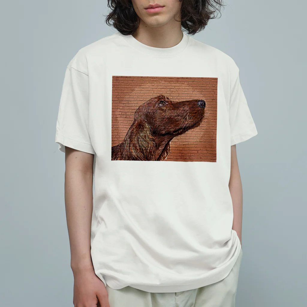 【CPPAS】Custom Pet Portrait Art Studioのアイリッシュセッタードッグ - レンガブロック背景 Organic Cotton T-Shirt