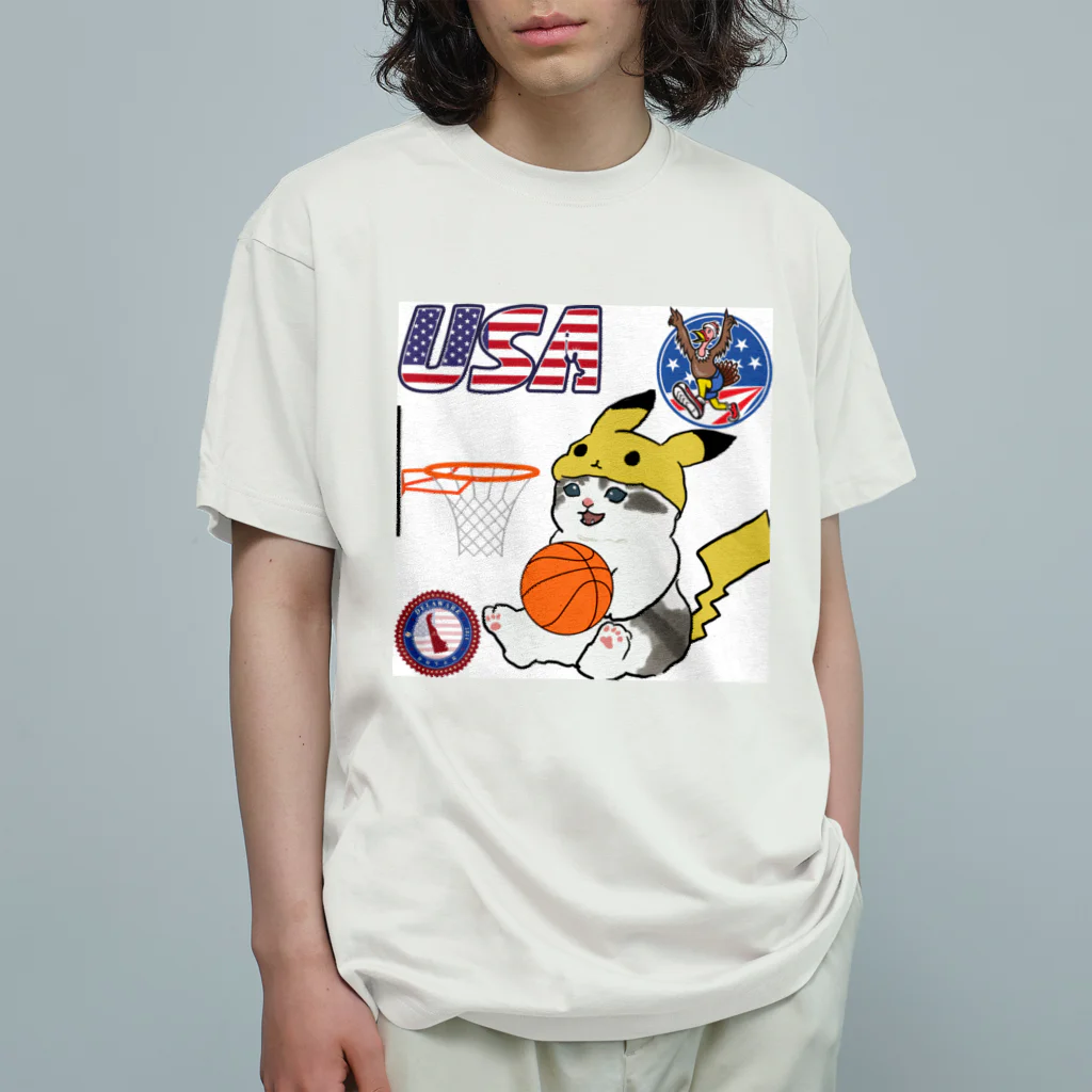 キイロチャンのバスケットボール選手の猫 オーガニックコットンTシャツ