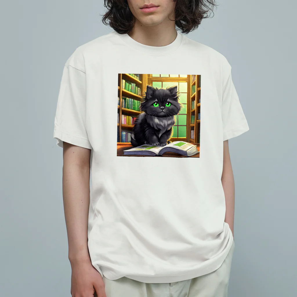 yoiyononakaの図書室の黒猫02 オーガニックコットンTシャツ