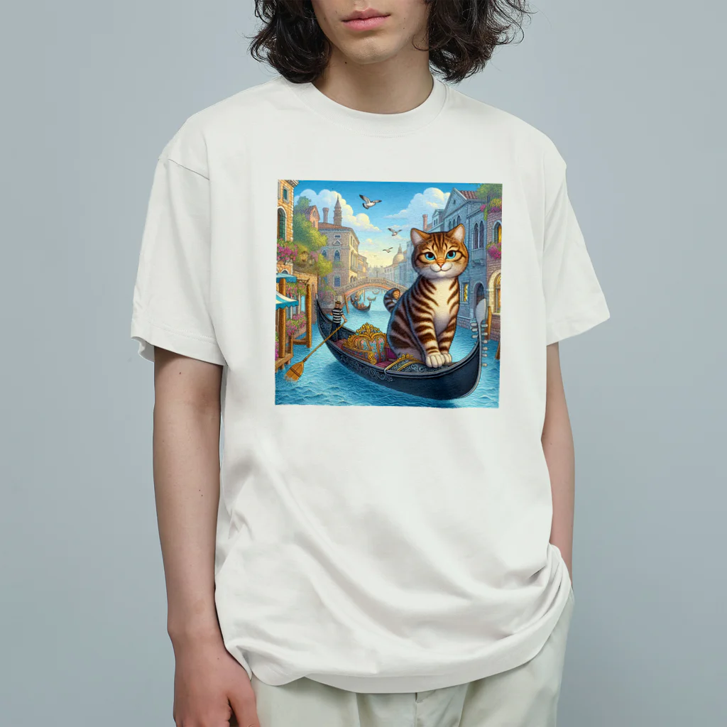 ニャーちゃんショップのヴェネツィアの水路でゴンドラに乗っているネコ Organic Cotton T-Shirt