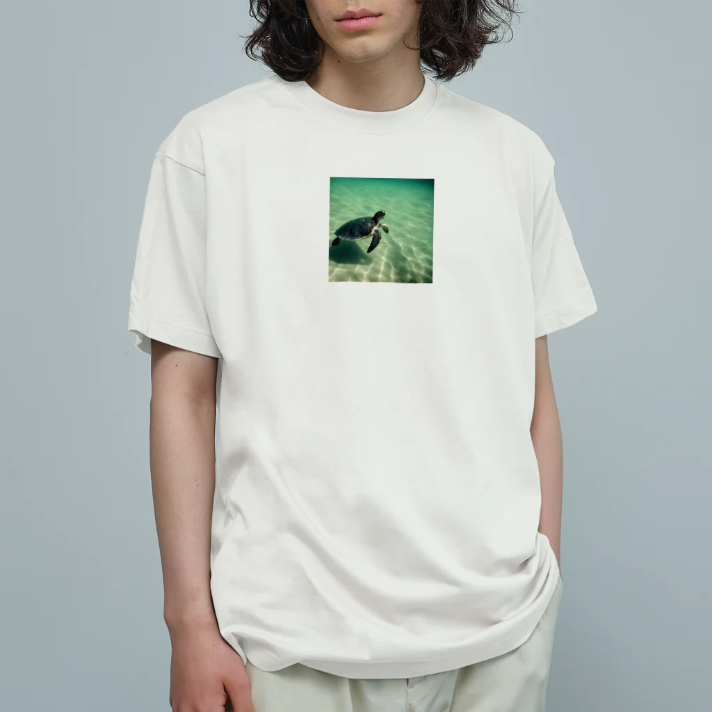 hinn-ketuの２、明日へ向かって泳ぐカメ Organic Cotton T-Shirt