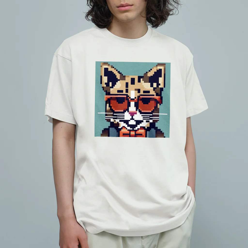 Walnut WhisperのSharp Cat Organic Cotton T-Shirt